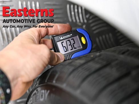 Used 2018 Tesla Model 3 Long Range image 22