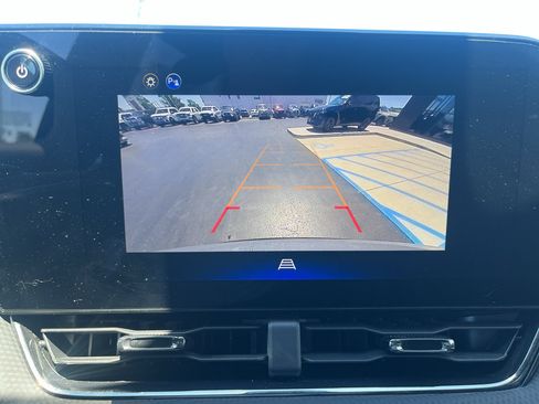 Used 2025 Chevrolet Equinox RS FWD image 22
