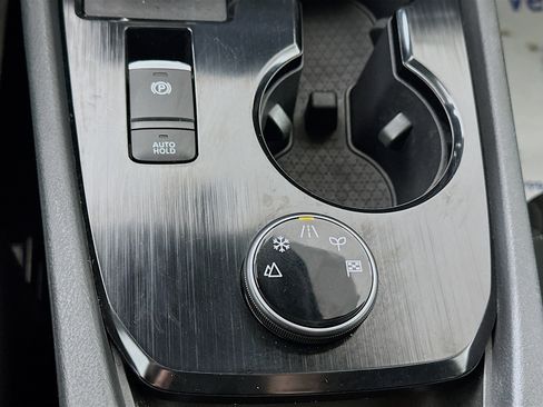 Used 2023 Nissan Rogue S AWD/4WD image 19