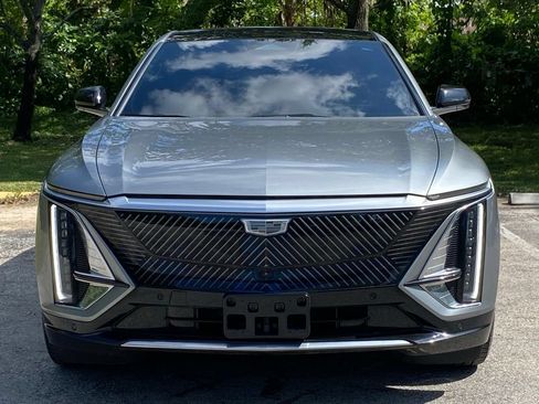 Used 2024 Cadillac Lyriq Luxury AWD/4WD image 3