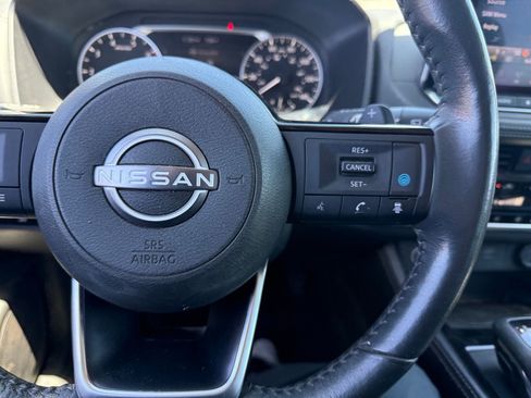 Used 2022 Nissan Rogue SL FWD image 19