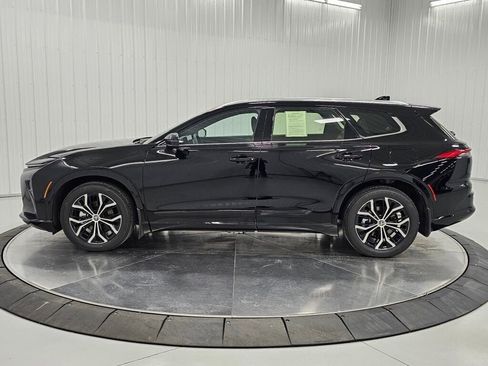Used 2025 Toyota Crown Signia AWD/4WD image 3