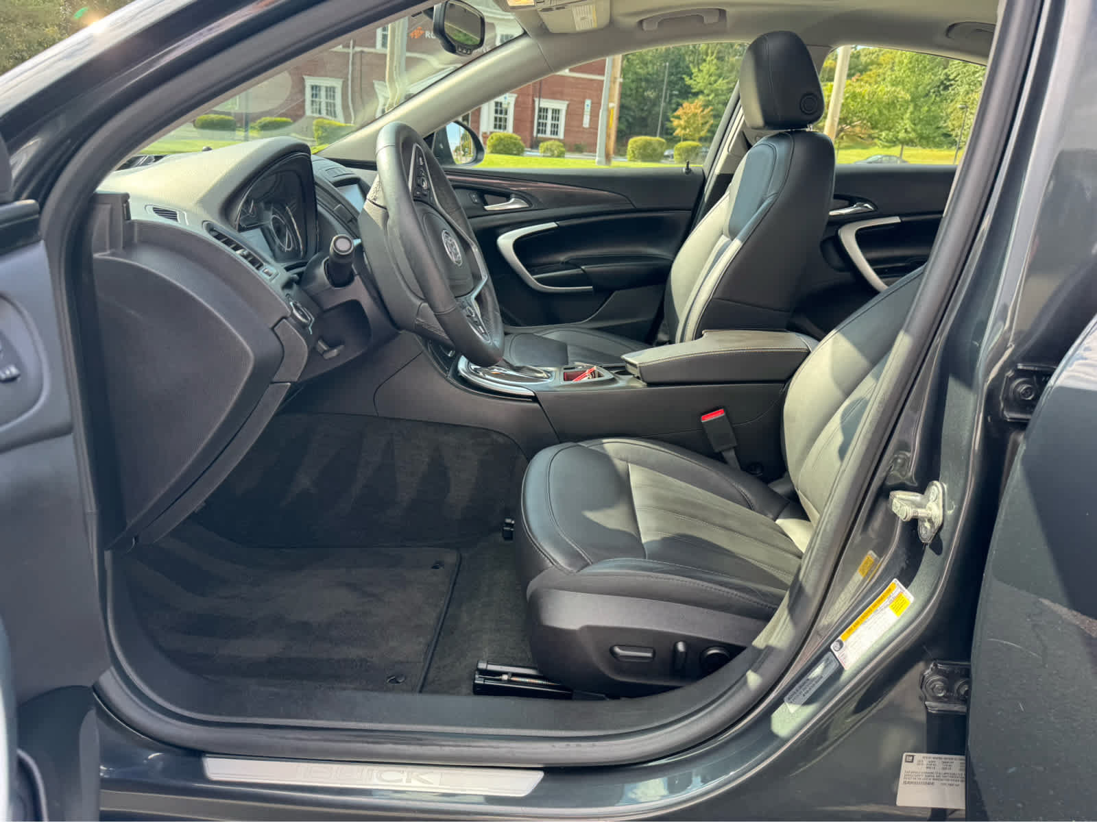 Used 2014 Buick Regal Premium FWD image 11