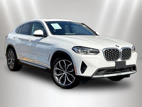 Used 2023 BMW X4 xDrive30i w/ Premium Package AWD/4WD image 3