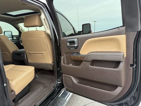 Used 2018 GMC Sierra 2500 Denali w/ Duramax Plus Package image 16