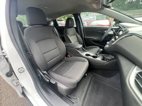 Used 2019 Chevrolet Malibu LS FWD image 14