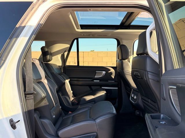 Used 2025 Ford Expedition Max Platinum w/ Driver's Package AWD/4WD image 18