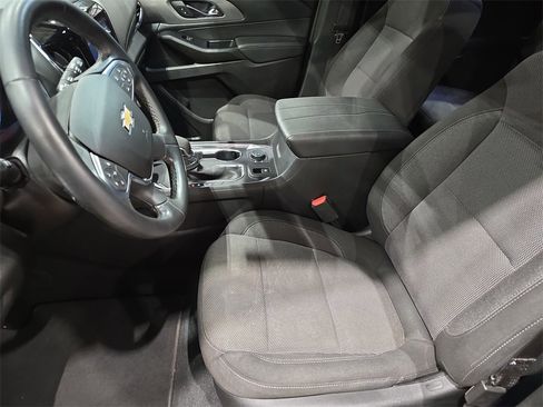 Used 2024 Chevrolet Traverse LT image 16