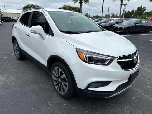 Used 2020 Buick Encore Essence AWD/4WD image 2