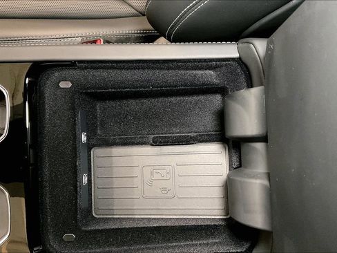 Used 2025 Lamborghini Urus SE image 29