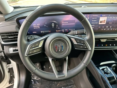 Used 2025 Buick Envision Preferred image 14