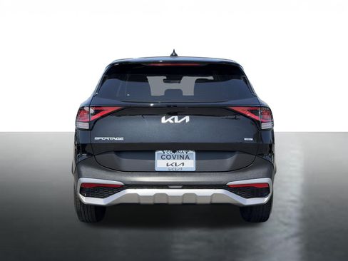 Used 2025 Kia Sportage LX FWD image 7