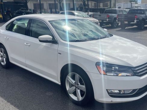 Used 2015 Volkswagen Passat 1.8T Limited Edition FWD image 4
