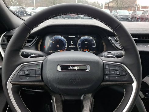 New 2026 Jeep Grand Cherokee L Limited w/ Limited Altitude Package image 13