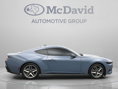 Used 2025 Ford Mustang Coupe RWD image 9