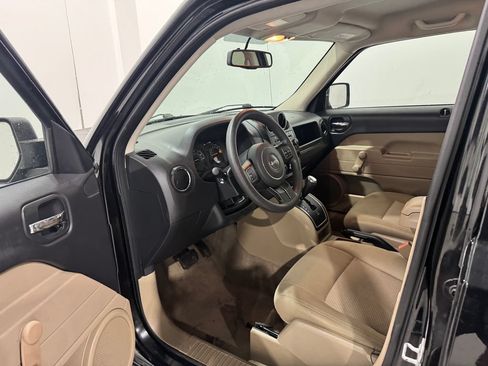 Used 2016 Jeep Patriot Sport FWD image 13
