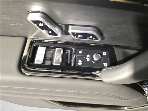 Used 2025 Land Rover Range Rover Sport Autobiography AWD/4WD image 28