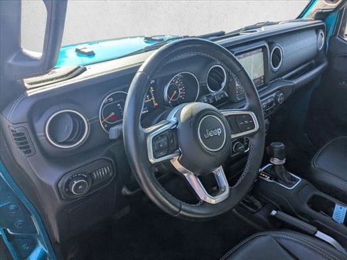 Used 2020 Jeep Wrangler Unlimited Sahara AWD/4WD image 15