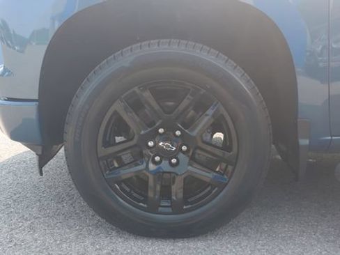 Used 2024 Chevrolet Silverado 1500 Custom AWD/4WD image 10