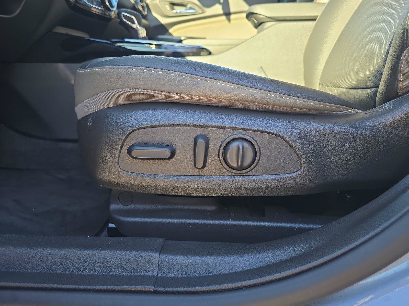 Used 2026 Chevrolet Trax ACTIV w/ Sunroof Package FWD image 22