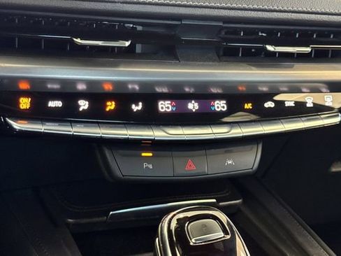 Certified 2024 Cadillac XT4 Premium Luxury image 20