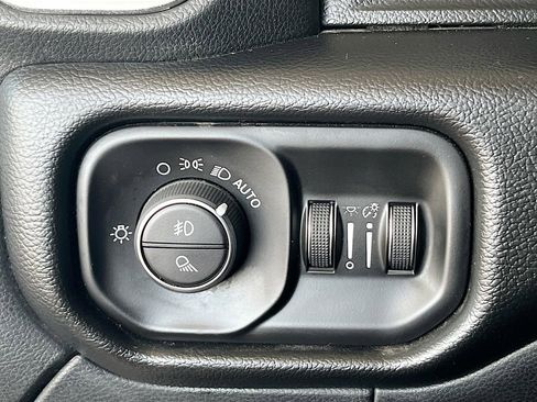 Used 2019 RAM 2500 Laramie AWD/4WD image 10
