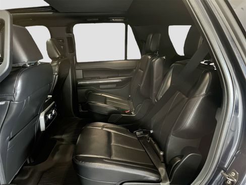 Used 2021 Ford Expedition XLT image 26