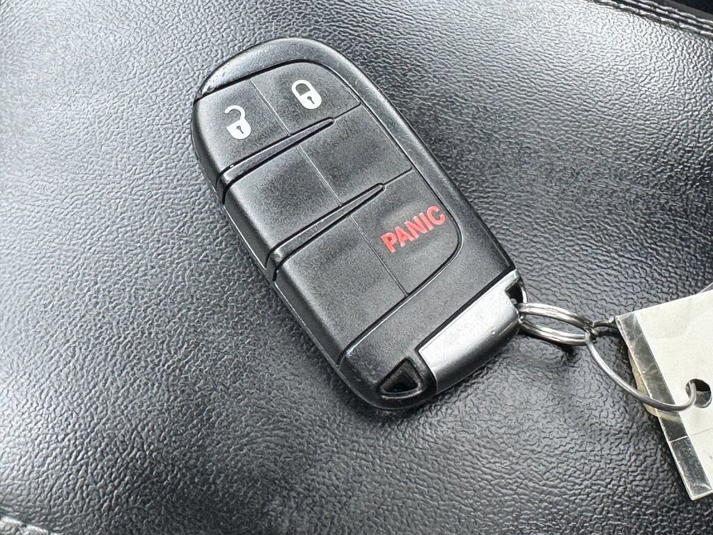 Used 2022 Dodge Durango SXT AWD/4WD image 34