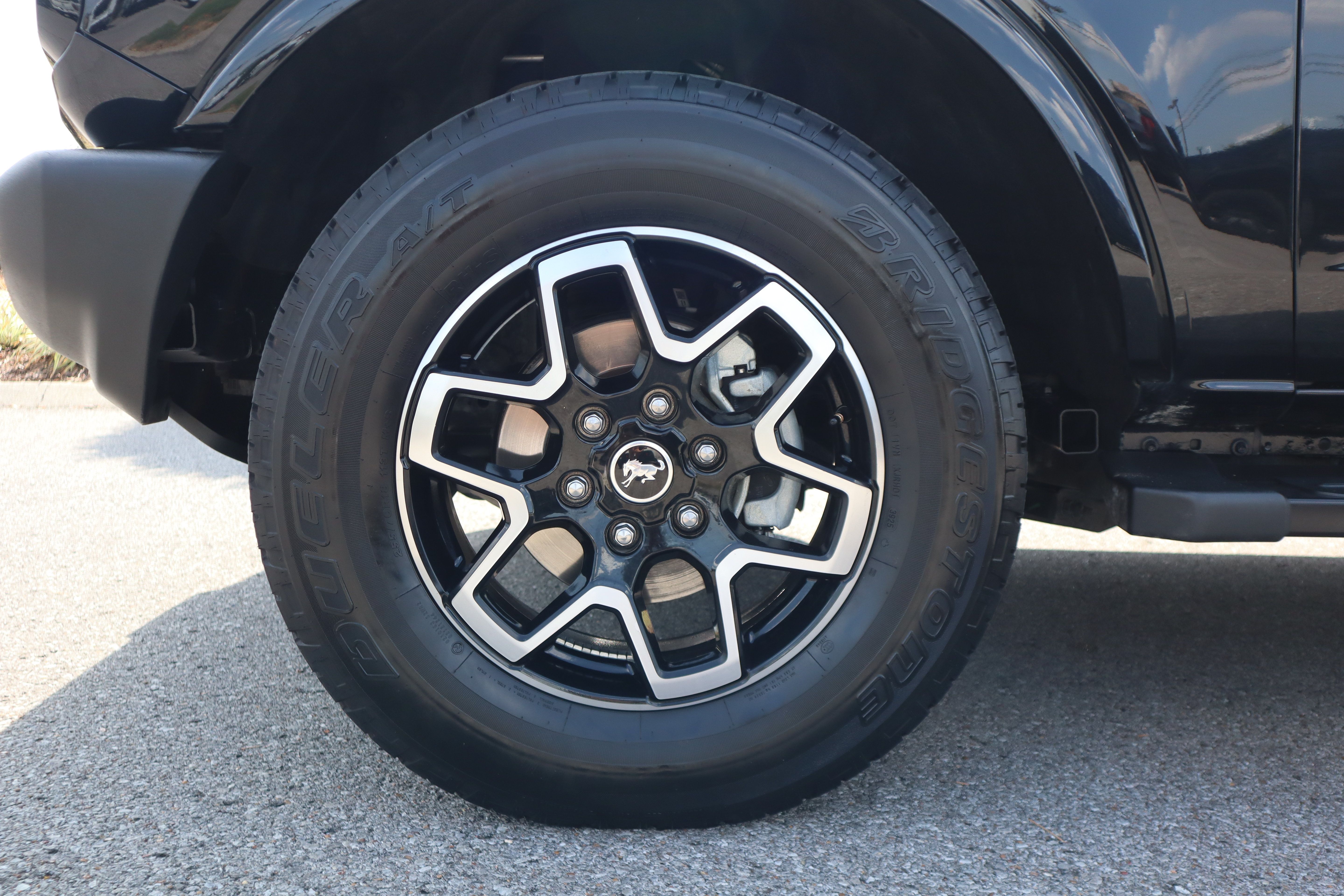 Used 2023 Ford Bronco Outer Banks AWD/4WD image 11