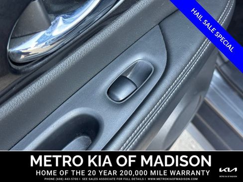 Used 2017 Nissan Rogue SV AWD/4WD image 31
