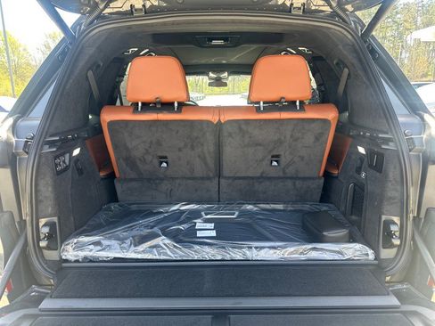 New 2026 BMW X7 M60i image 8