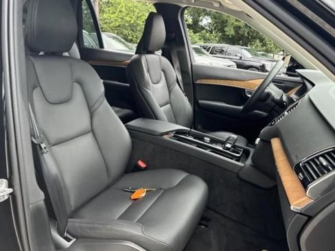 Used 2024 Volvo XC90 B6 Plus AWD/4WD image 19