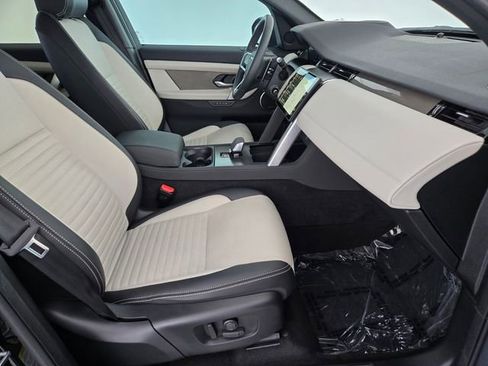 Used 2024 Land Rover Discovery Sport Dynamic SE AWD/4WD image 3