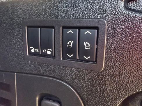 Used 2018 GMC Yukon XL Denali w/ Denali Ultimate Package image 31