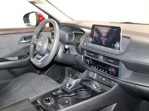 Used 2023 Nissan Rogue SV AWD/4WD image 32
