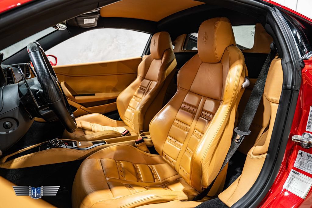 Used 2011 Ferrari 458 Italia Coupe RWD image 2