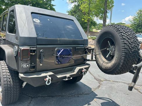 Used 2014 Jeep Wrangler Unlimited Rubicon AWD/4WD image 17