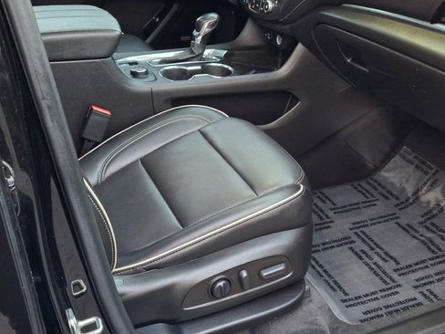 Certified 2022 Chevrolet Traverse Premier w/ Redline Edition image 7