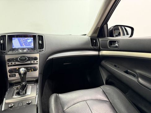 Used 2011 INFINITI G37 4dr x AWD w/ Premium Pkg image 41
