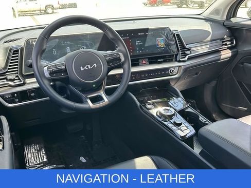 Used 2025 Kia Sportage EX AWD/4WD image 2