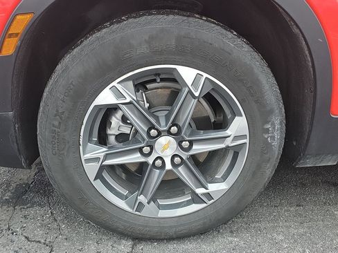 Used 2025 Chevrolet Blazer LT image 4