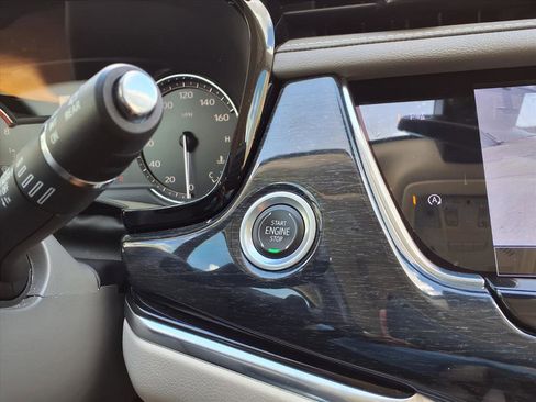 Certified 2023 Cadillac XT6 Premium Luxury FWD image 27