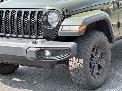 Used 2022 Jeep Gladiator Willys image 8