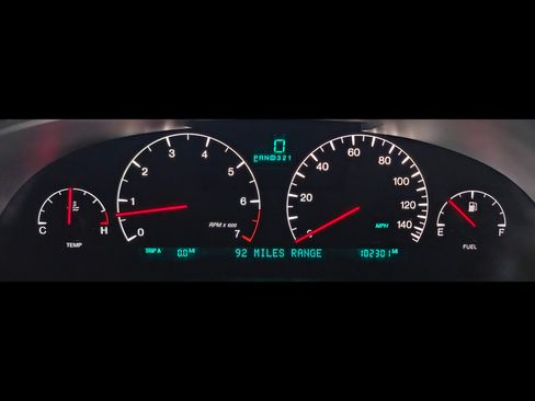 Used 2003 Cadillac De Ville DTS w/ Premium Luxury Package FWD image 38