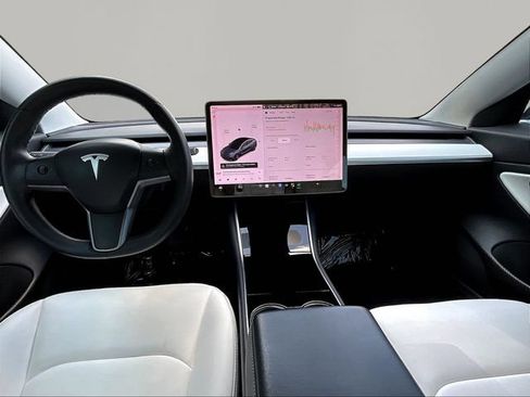 Used 2019 Tesla Model 3 RWD image 9