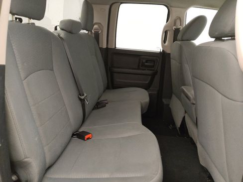 Used 2014 RAM 1500 Express RWD image 19