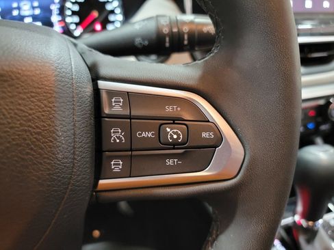 Used 2023 Jeep Compass Limited image 28