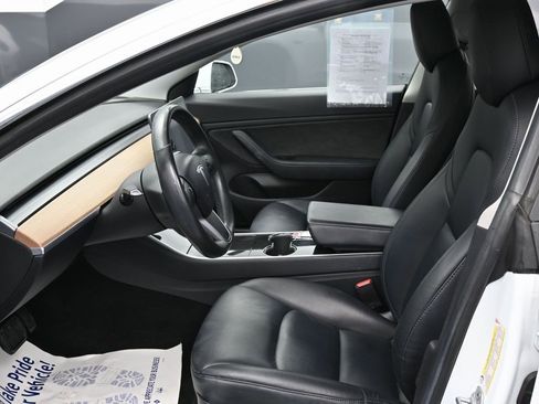 Used 2018 Tesla Model 3 Long Range image 15