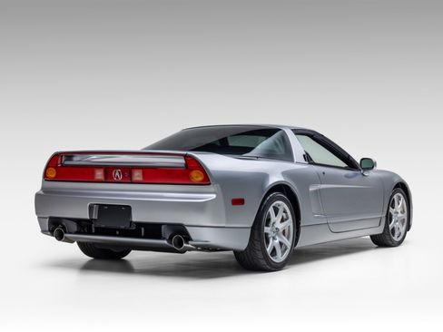 Used 2004 Acura NSX T image 3