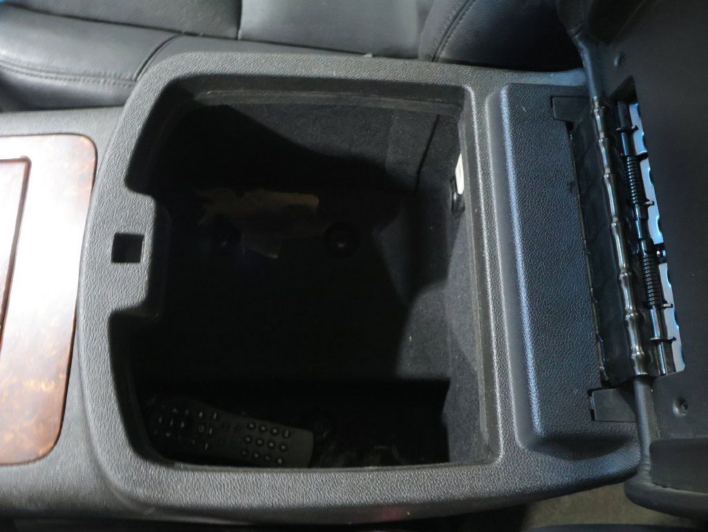 Used 2013 Chevrolet Suburban LTZ AWD/4WD image 30